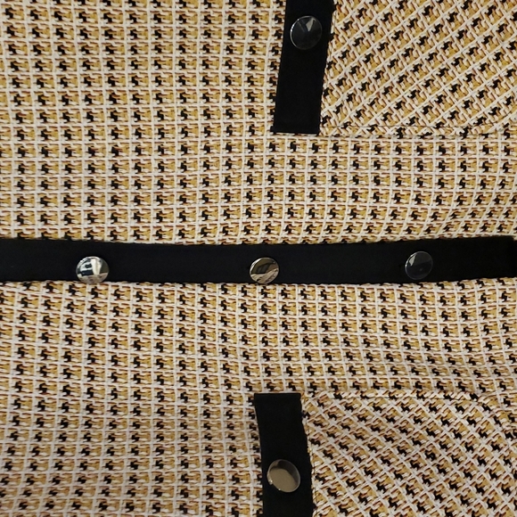 Chanel style blazer - Picture 2 of 8